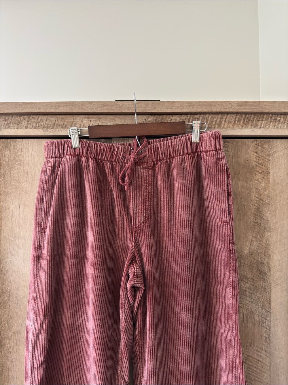 American Eagle Stretch Corduroy Low-Rise Baggy Wide-Leg Pant - Picture 4 of 8
